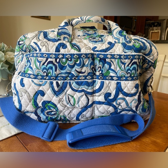 Vera Bradley Mediterranean White weekender, tote & cosmetic Travel Set - Picture 2 of 13